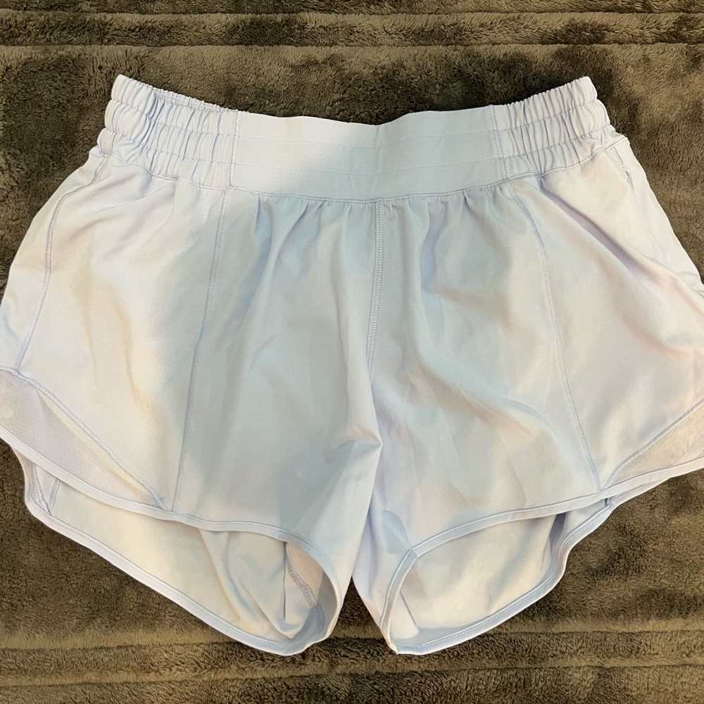 Lululemon Hottie Hot LR Shorts 4”, size 8